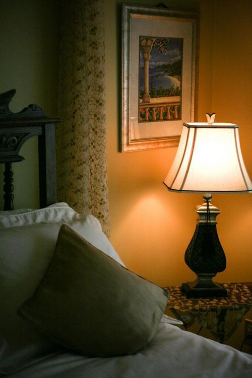 ビクトリア Hemingway'S By The Sea Bed & Breakfast エクステリア 写真